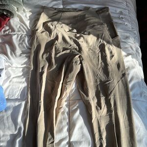 Whitney summon Gymshark legging